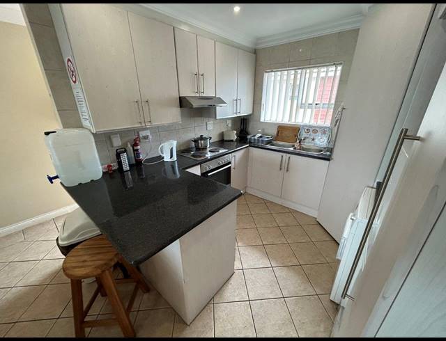 2 BEDROOM APARTMENT FOR SALE IN JEFFREYS BAY CENTRAL